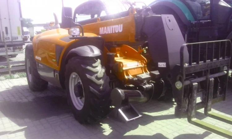 Телескопический погрузчик Manitou MT 1135, 2014 года, 700 м/ч - фото № 1