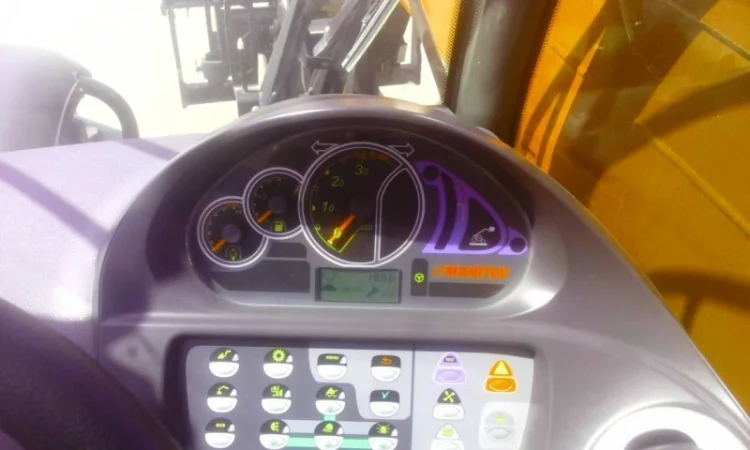 Телескопический погрузчик Manitou MT 1135, 2014 года, 700 м/ч - фото № 5