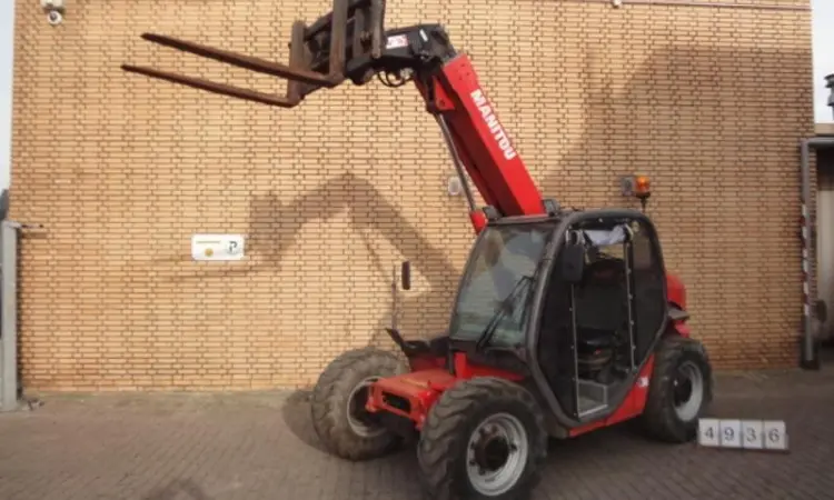 Телескопический погрузчик Manitou MLT523T, 2005 г - фото № 3