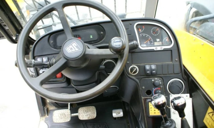 Телескопический погрузчик JCB 531-70, 2012 г - фото № 6