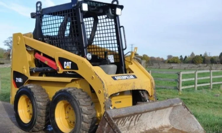 Мини-погрузчик CATERPILLAR 216 B3 2011 года - фото № 4