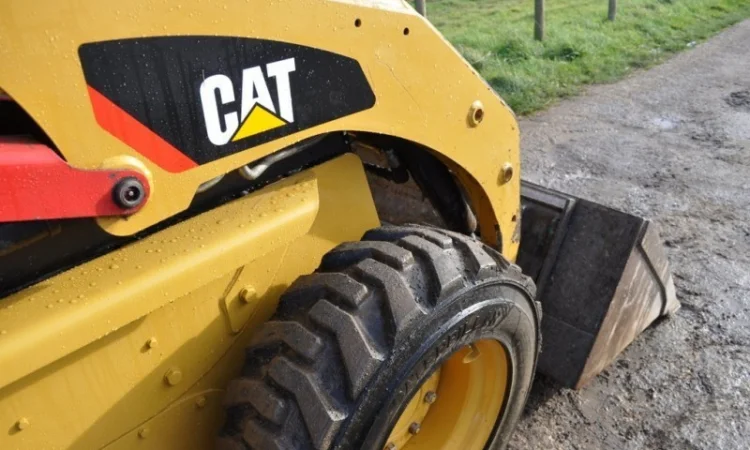 Мини-погрузчик CATERPILLAR 216 B3 2011 года - фото № 5