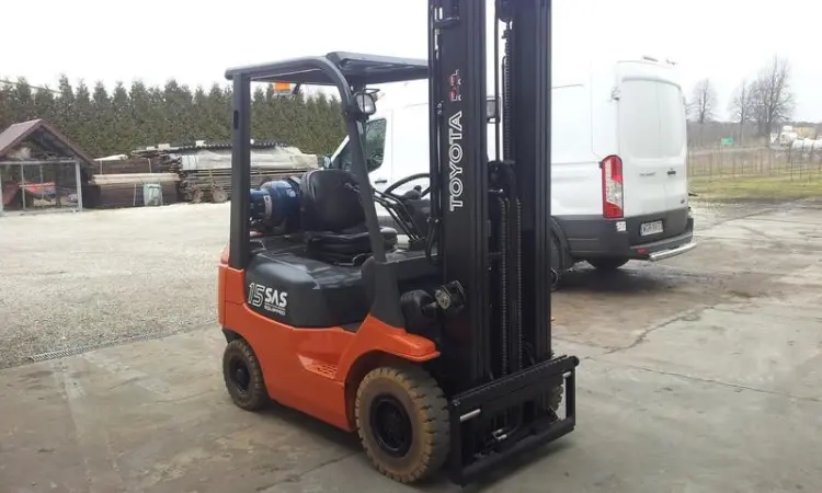 Погрузчик вилочный Toyota 7FGF 15, газ, Идеал, наработка 2509 м/ч, 5.5м.высота подъема - фото № 2
