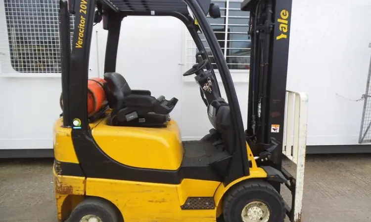 Погрузчик вилочный Yale GLP20SVX, газ, 2008 г., 2 т., 4900 мм высота подъема - фото № 1