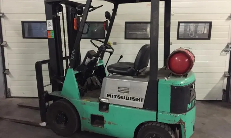 Погрузчик вилочный Mitsubishi FG15, газ, 1.5 т., 3000 мм высота подъема - фото № 1