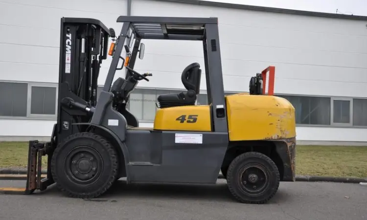 Погрузчик вилочный дизельный TCM FD45 T2, 2010 г - фото № 1