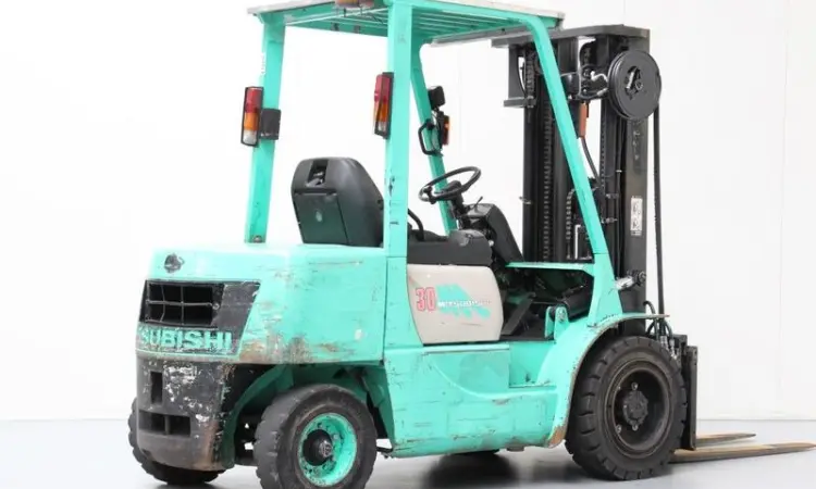 Дизельный погрузчик бу Mitsubishi FD30T, 3т., вагонник, каретка - фото № 1