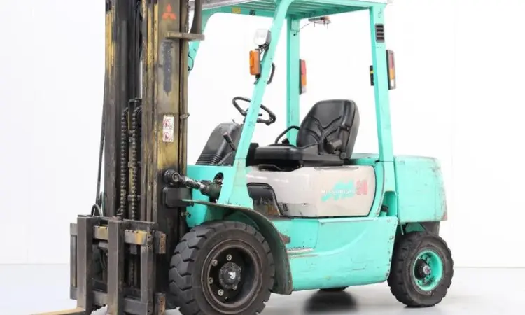 Дизельный погрузчик бу Mitsubishi FD30T, 3т., вагонник, каретка - фото № 4