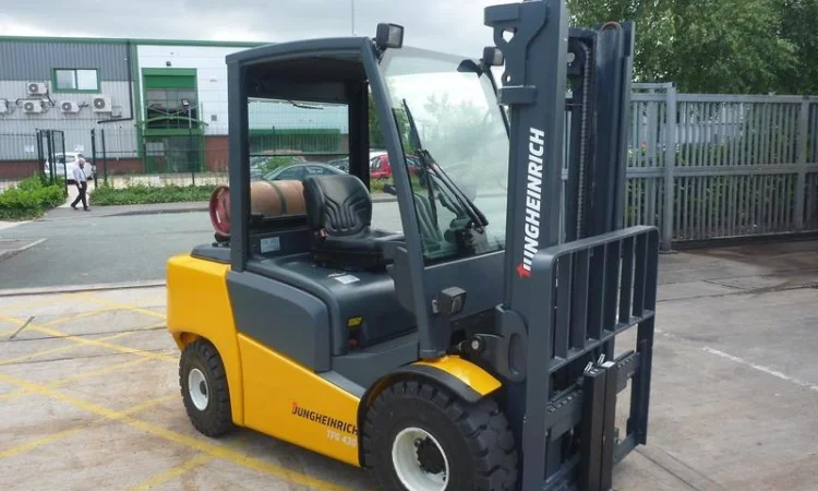 Газовый погрузчик бу, кара Jungheinrich TFG430, 3т., 2014 года, 793 м/ч - фото № 4