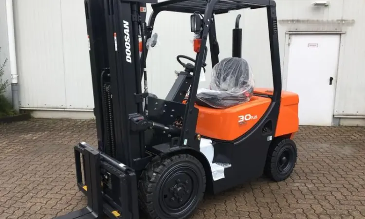 Дизельный погрузчик Doosan D 30 GX Plus, 2017 г., новый автопогрузчик - фото № 1