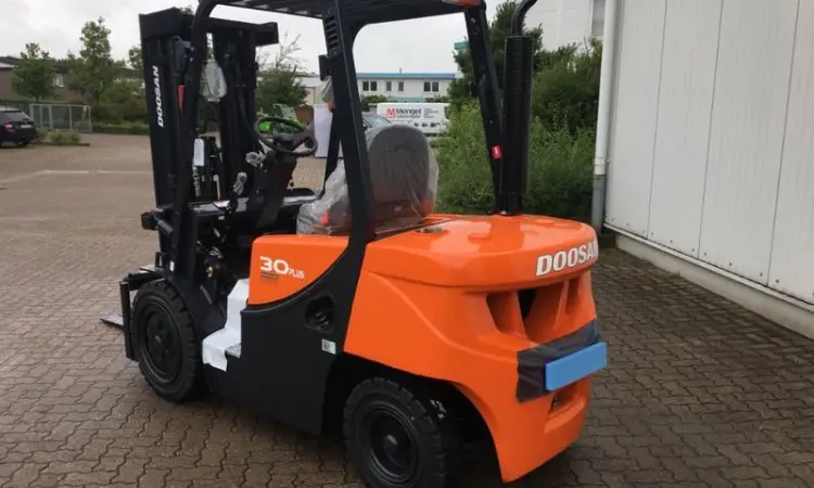 Дизельный погрузчик Doosan D 30 GX Plus, 2017 г., новый автопогрузчик - фото № 2