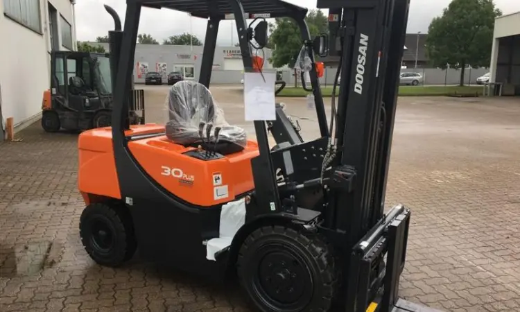 Дизельный погрузчик Doosan D 30 GX Plus, 2017 г., новый автопогрузчик - фото № 3