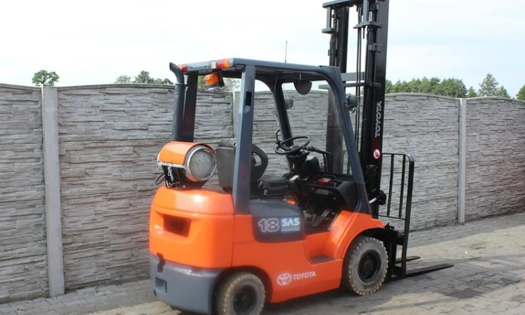 Кара погрузчик Toyota 7FGF18, газ, 4.5 м.подъем - фото № 5