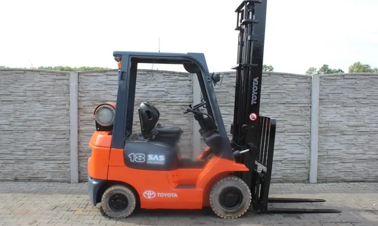 Кара погрузчик Toyota 7FGF18, газ, 4.5 м.подъем - фото № 6