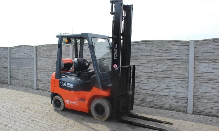 Кара погрузчик Toyota 7FGF18, газ, 4.5 м.подъем - фото № 7