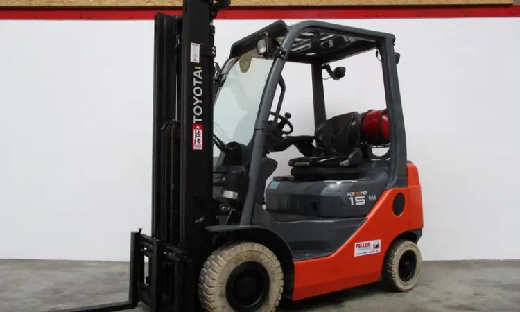 Газовый погрузчик Toyota 02-8FGF15, 2013 года, 6330 мч, вагонник - фото № 1