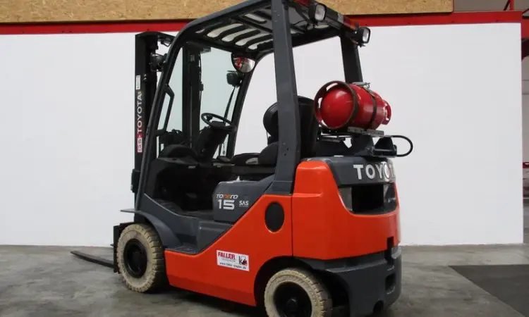 Газовый погрузчик Toyota 02-8FGF15, 2013 года, 6330 мч, вагонник - фото № 3