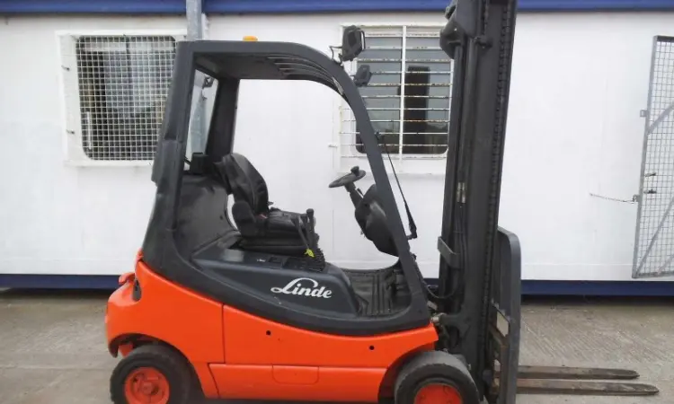 Дизельный погрузчик Linde H20D, 2006 г., 2т., 3850 мм подъем, 1662 м/ч, каретка - фото № 2