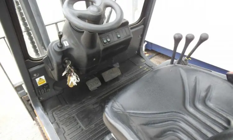 Дизельный погрузчик Linde H20D, 2006 г., 2т., 3850 мм подъем, 1662 м/ч, каретка - фото № 6