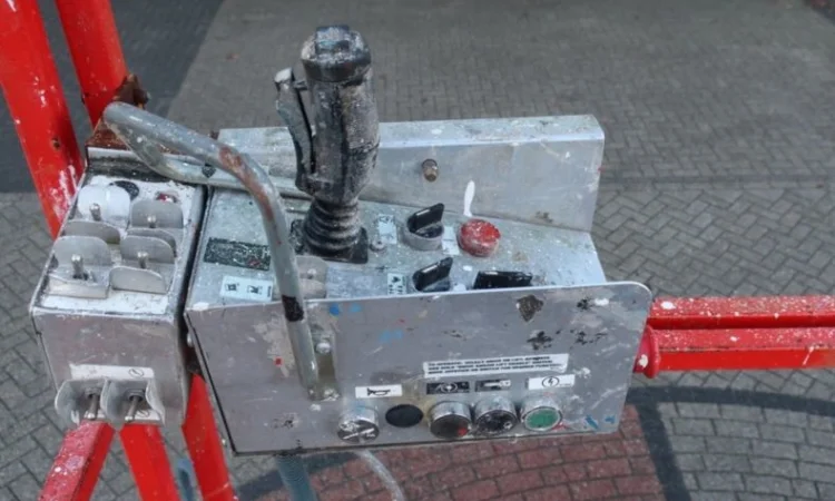 Ножничный подъемник Skyjack SJ8841, 2005 г., 1450 м/ч, 14.5м.рабочая высота - фото № 5