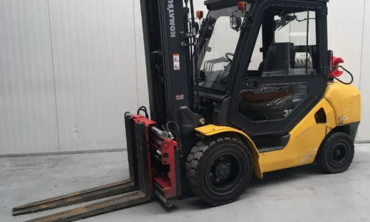 Погрузчик Komatsu FG35AT-17, газ, 2015 года, состояние нового, максимальная комплектация - фото № 1