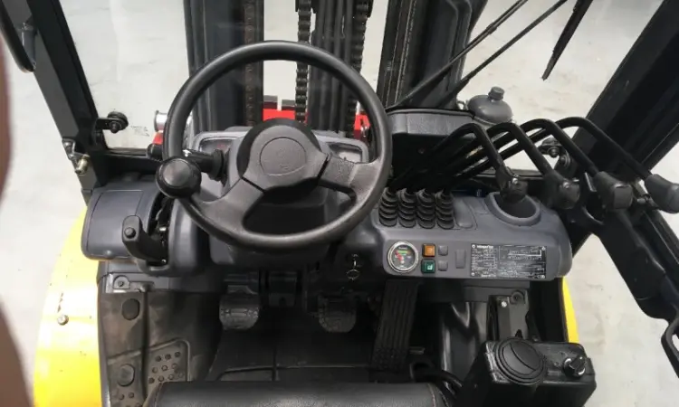 Погрузчик Komatsu FG35AT-17, газ, 2015 года, состояние нового, максимальная комплектация - фото № 6