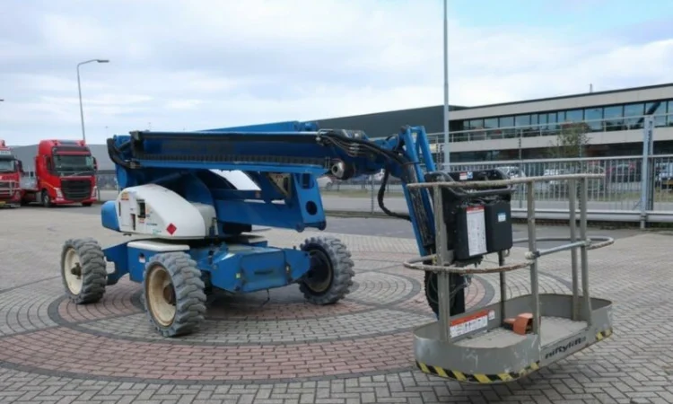 Коленчатый подъемник Niftylift HR21DE, дизель+электро, 2007г., 20.8м.рабочая высота - фото № 2