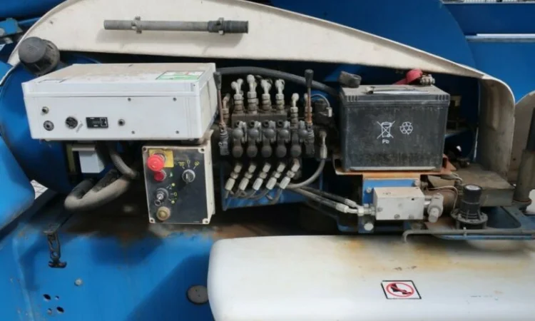 Коленчатый подъемник Niftylift HR21DE, дизель+электро, 2007г., 20.8м.рабочая высота - фото № 5