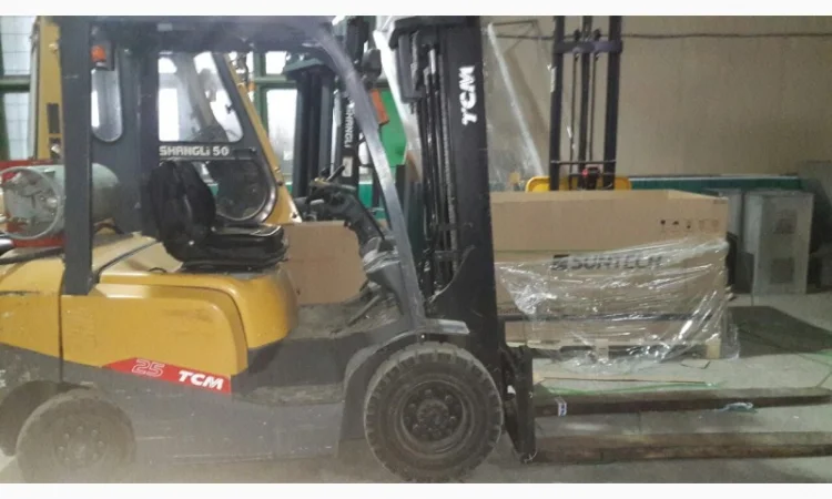 Вилочный погрузчик ТСМ FG25, вагонник, 2010 года - фото № 3