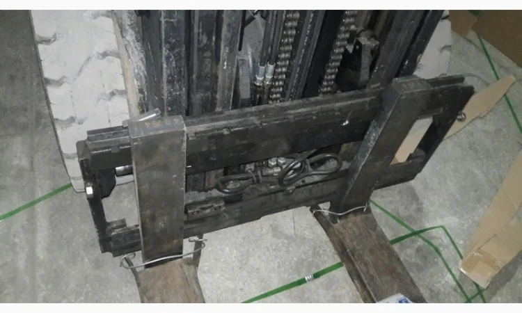 Вилочный погрузчик ТСМ FG25, вагонник, 2010 года - фото № 4