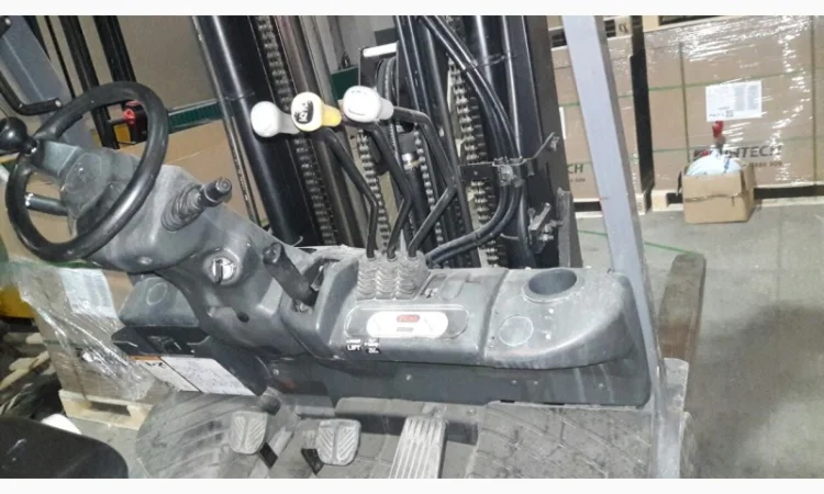 Вилочный погрузчик ТСМ FG25, вагонник, 2010 года - фото № 5