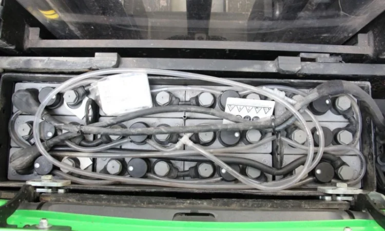 Штабелер, электроштабелер с подножкой Cesab S316L, 6 метров подъем, 2016 года - фото № 4