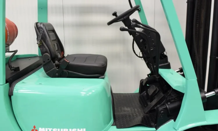 Газовый погрузчик Mitsubishi FG25K, 2002 г., 4240 м/ч, 4м.высота подъема, каретка - фото № 4