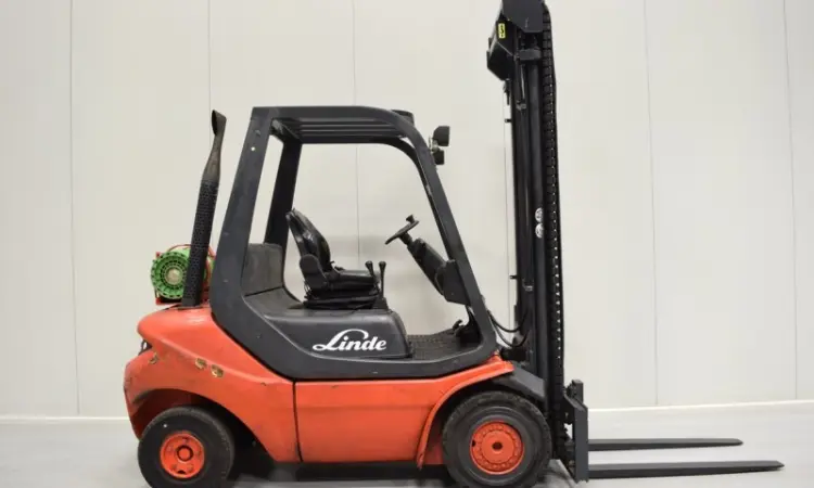 Газовый погрузчик Linde H25T-05, 2500 кг, 2010 г., 9300 м/ч - фото № 1
