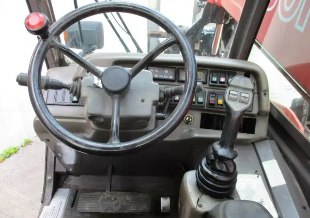 Телескопический погрузчик Manitou MLT845 120LSU, 2006г., 5833 мч, 4.5т., 8метров - фото № 8