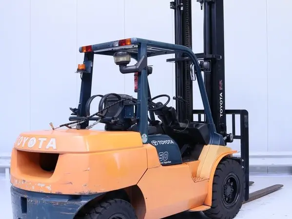 Погрузчик Toyota 02-7FGA50, 2013 г., 5т., газ+бензин, 2370 м/ч - фото № 2