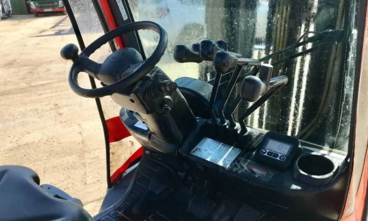 Дизельный погрузчик 3т., TOYOTA 8FDF30, 3т., 2014г., 3905 м/ч! 6 метров подъем - фото № 8