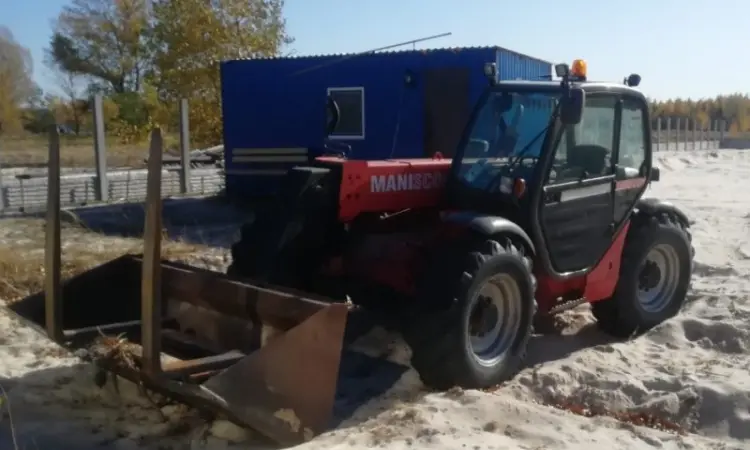 Телескопический погрузчик Manitou MT732 в наличии, 2006 года - фото № 2