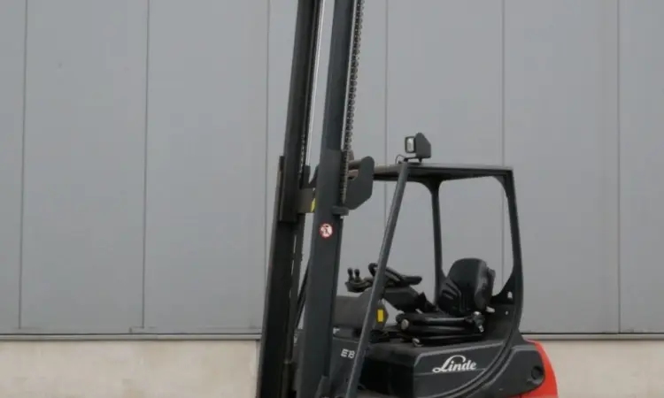 Электропогрузчик Linde E18C, трехопорный, 1800 кг, батарея 2014 года - фото № 1
