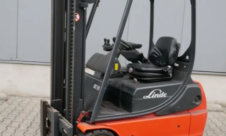 Электропогрузчик Linde E18C, трехопорный, 1800 кг, батарея 2014 года - фото № 2
