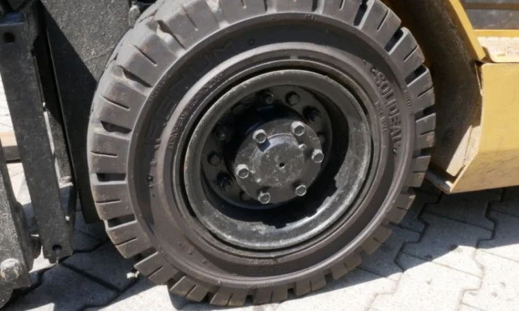 Вилочный погрузчик 1.5т., газ, CAT Lift Trucks GP15N, 2012г., 3000 м/ч - фото № 3