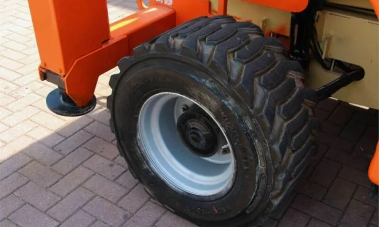 Ножничный подъемник JLG 4394RT, дизель, 2007г., 3905 м/ч, 15 метров рабочая высота - фото № 9