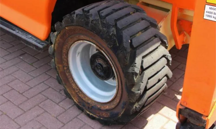 Ножничный подъемник JLG 4394RT, дизель, 2007г., 3905 м/ч, 15 метров рабочая высота - фото № 8