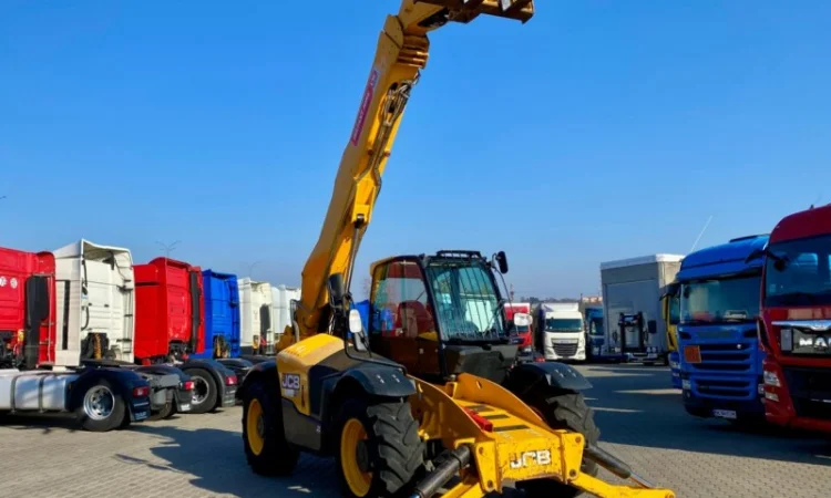 Телескопічний навантажувач JCB 535-125 - 2018 рік - фото № 1