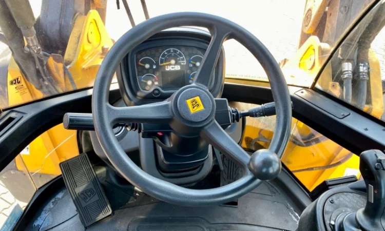 Фронтальний навантажувач JCB 437 2015 року - фото № 9