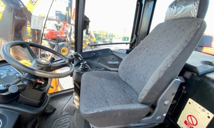 Фронтальний навантажувач JCB 437 2015 року - фото № 11