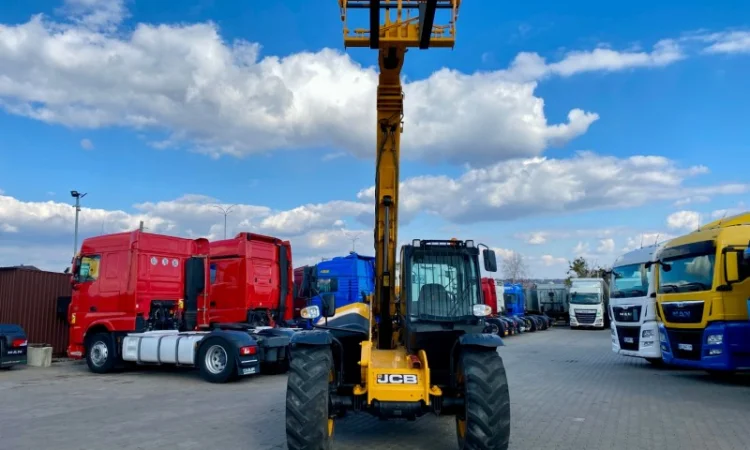Телескопічний навантажувач JCB 535-95 2014 року - фото № 19