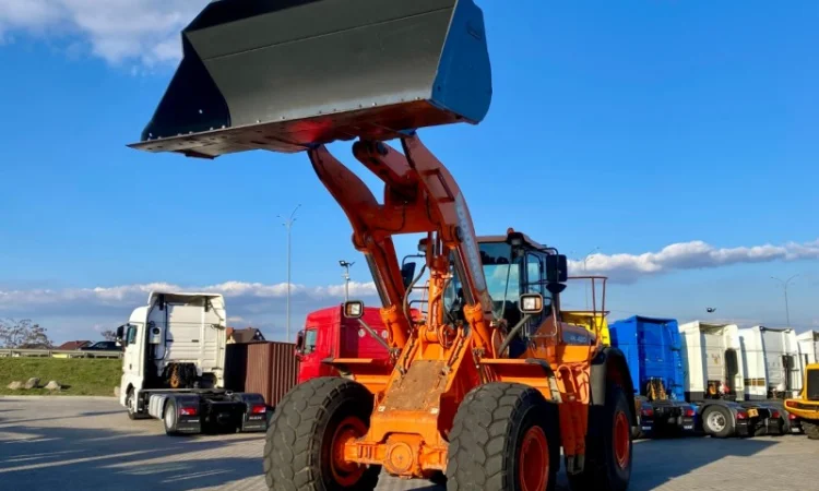 Doosan DL 420-3 - 2013 рік - фото № 1