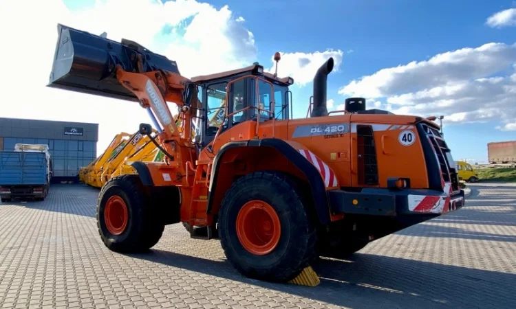 Doosan DL 420-3 - 2013 рік - фото № 11