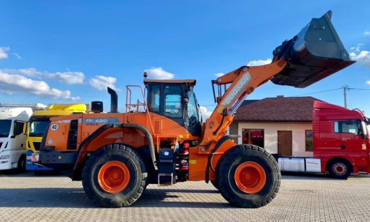 Doosan DL 420-3 - 2013 рік - фото № 18